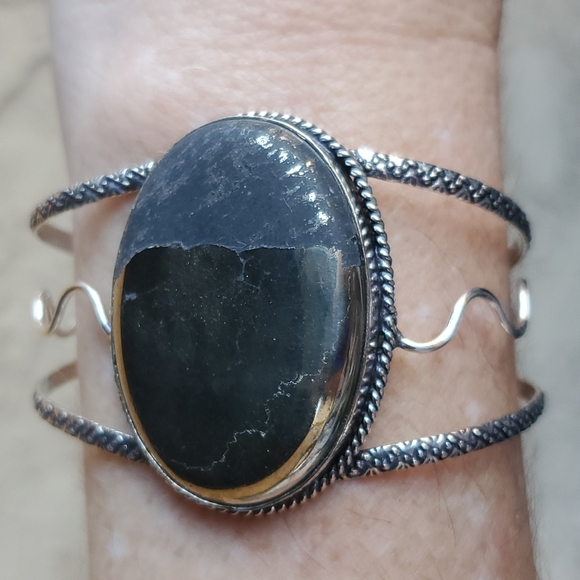 New Pyrite Silver Cuff Bracelet. - Picture 6 of 7